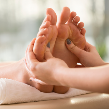 Massage chân thư giãn